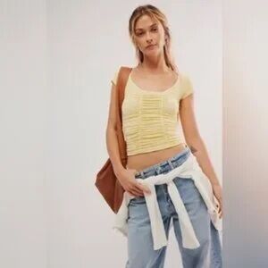 Free People Gotta Be You Seamless Tee Ivory M/L rouched yellow banana color crop